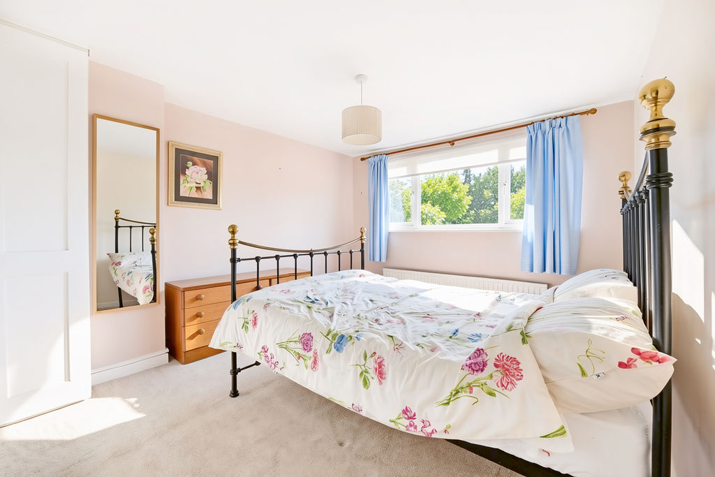 Bedroom- click for photo gallery